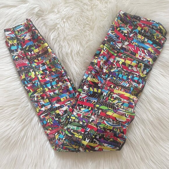 RARE 2018 SEAWHEEZE Lululemon Lego Print Fast Free 7/8 Laser Hem Leggings - Picture 1 of 7